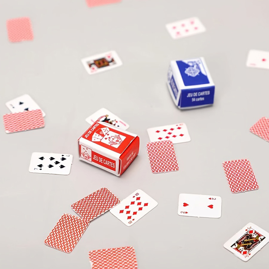 Board Game Viral - Mini carte à jouer Portable en